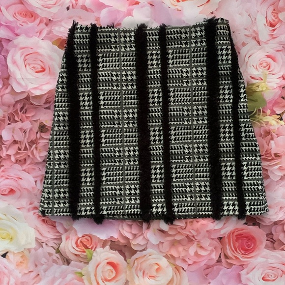 H&M houndstooth skirt - Picture 1 of 5